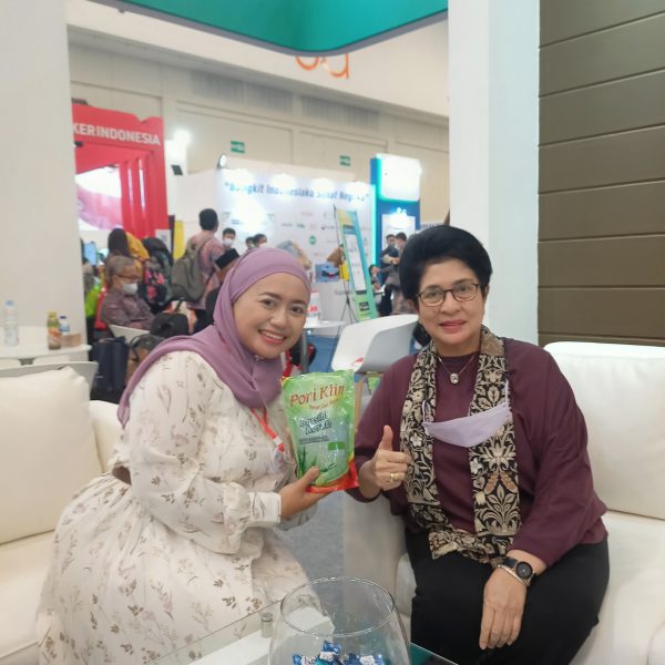 Bangga Produk dalam Negeri Pori Klin bersama Prof.Dr .dr .Nila F.Moeloek SpMK