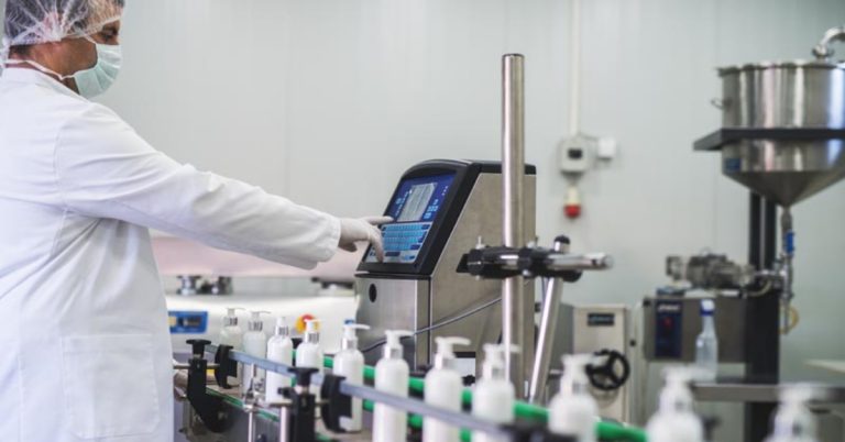 Read more about the article Peran Maklon dalam Industri Kosmetik